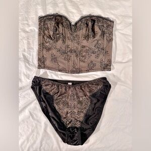 Vintage Pink Label 90’s/ Y2K VS Black Toile & Nude Bustier & Panty Set.